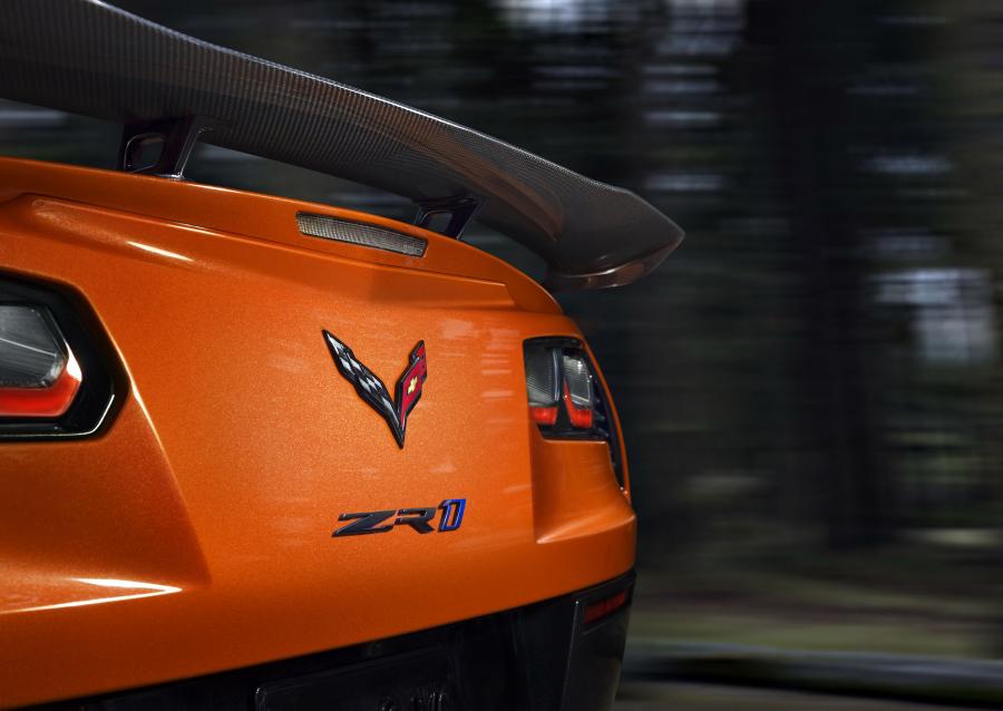 Детали экстерьера Chevrolet Corvette ZR1 (C7) 2018 года  (фото 2 из 67)